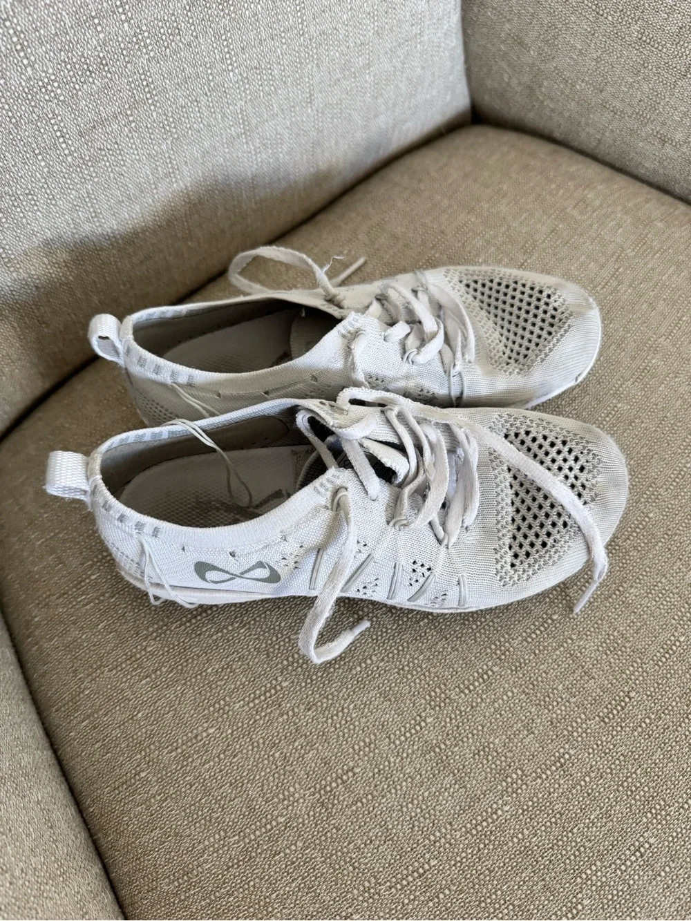 NFINITY Flyte girls White cheer shoes Sneakers